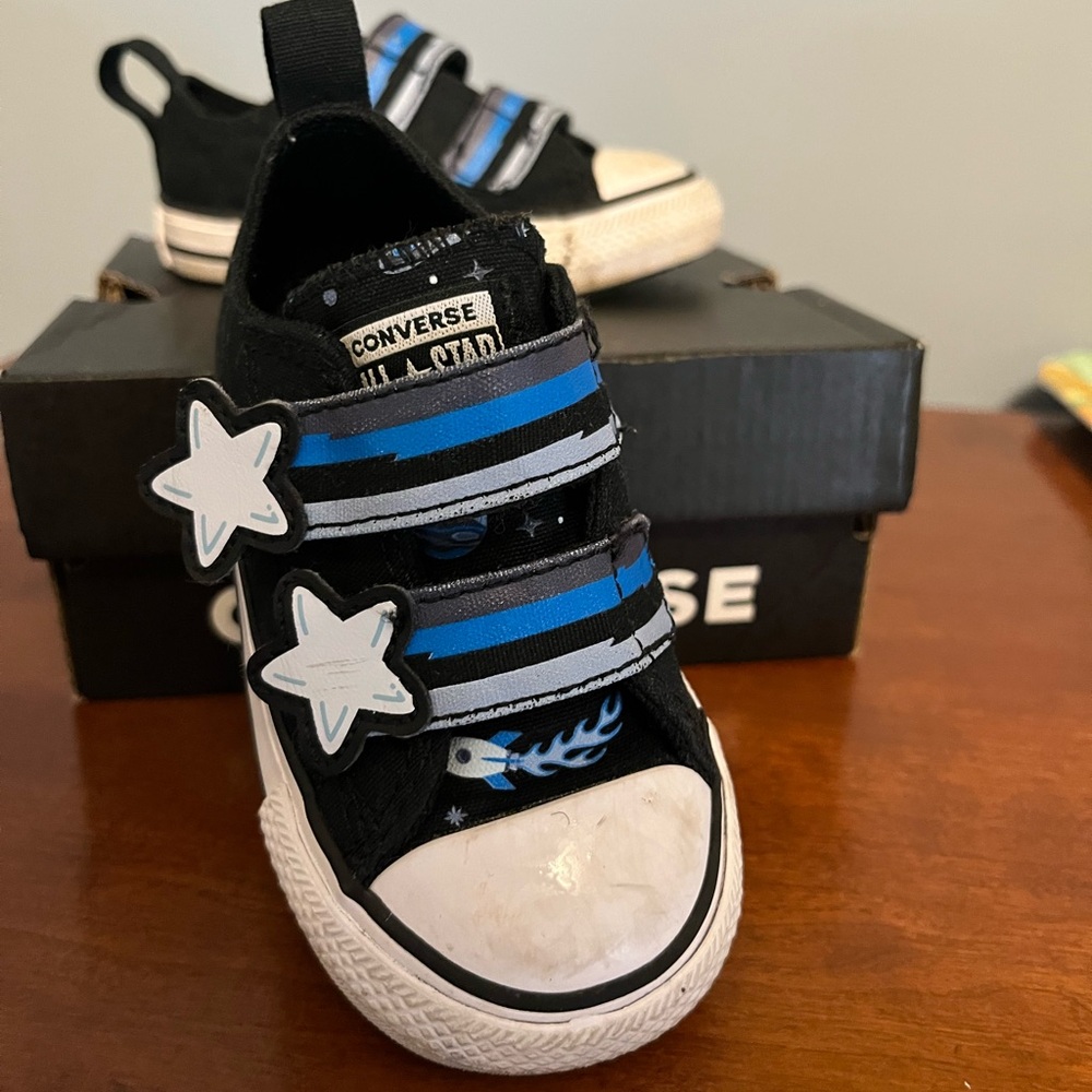 CONVERSE infant US size 5